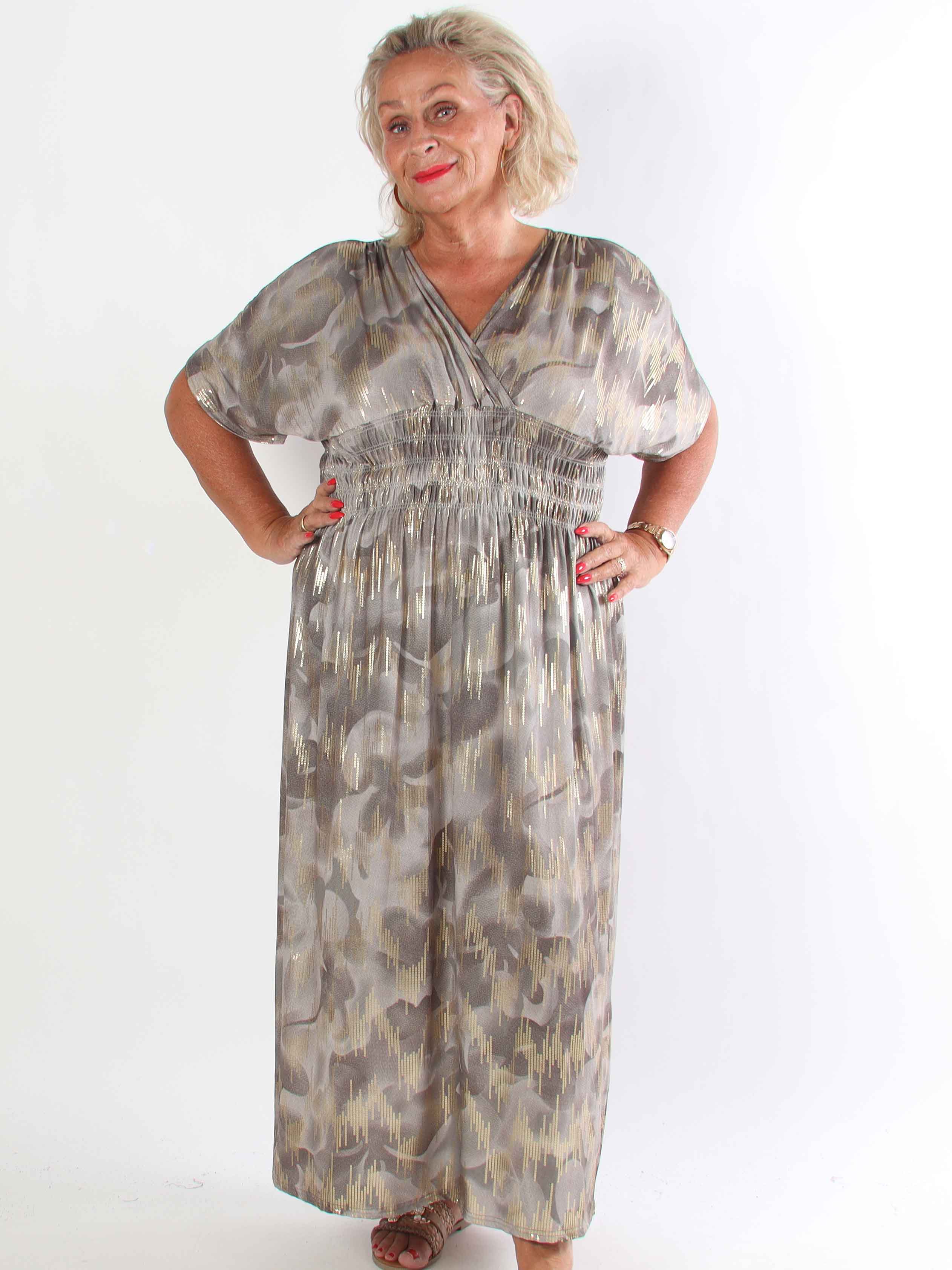 Pams Glamorous - Plus size elastisk kjole med fine guld detaljer